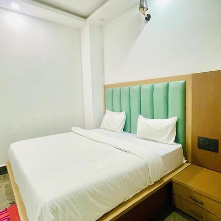 Hotel Golden Door Mathura Extérieur photo