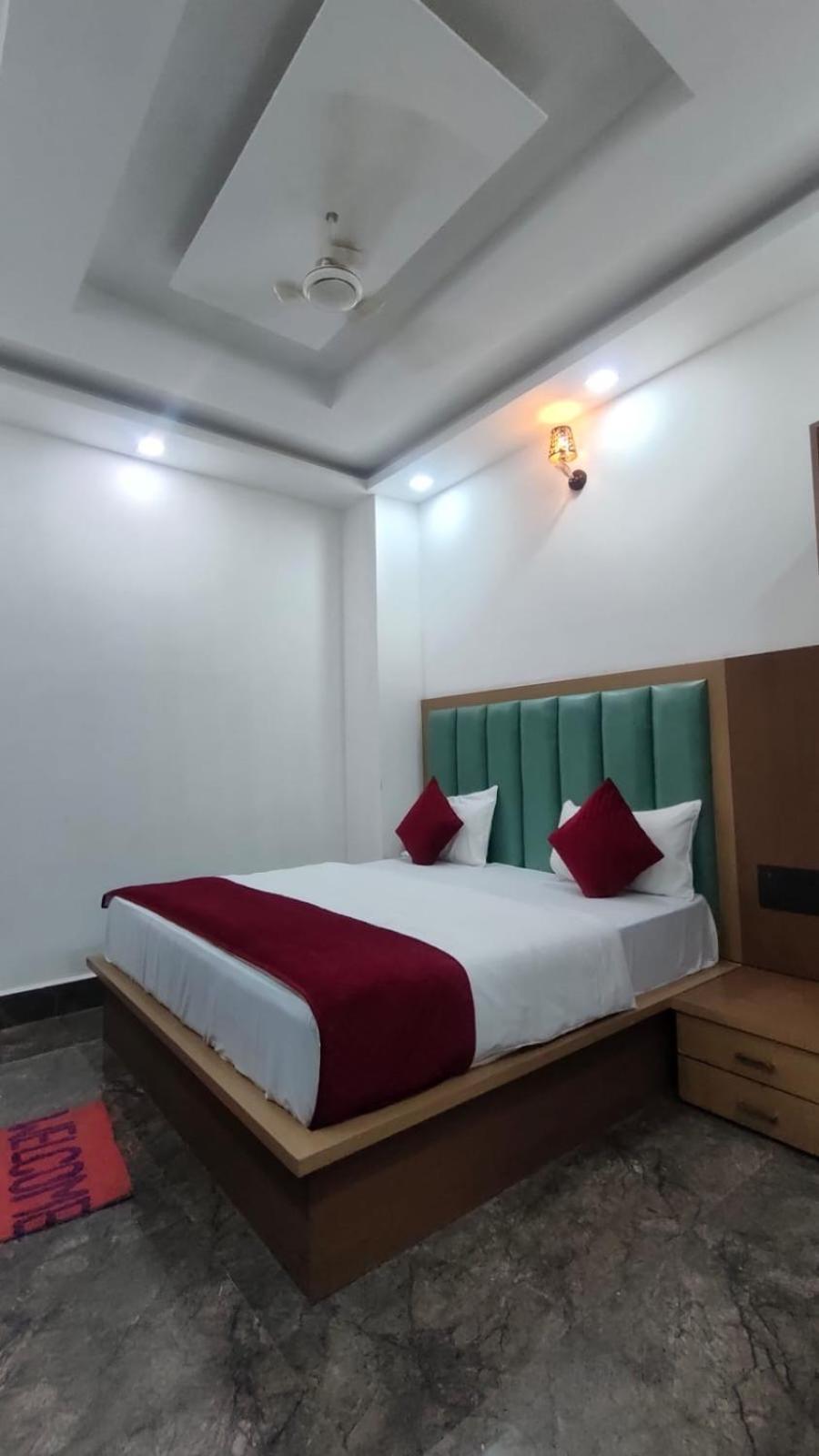 Hotel Golden Door Mathura Extérieur photo